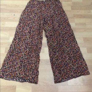 Wide leg Florial Pants.
